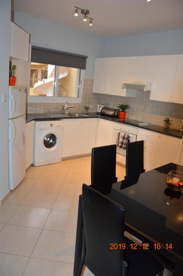 Luxury Apartment Pafos Dış mekan fotoğraf